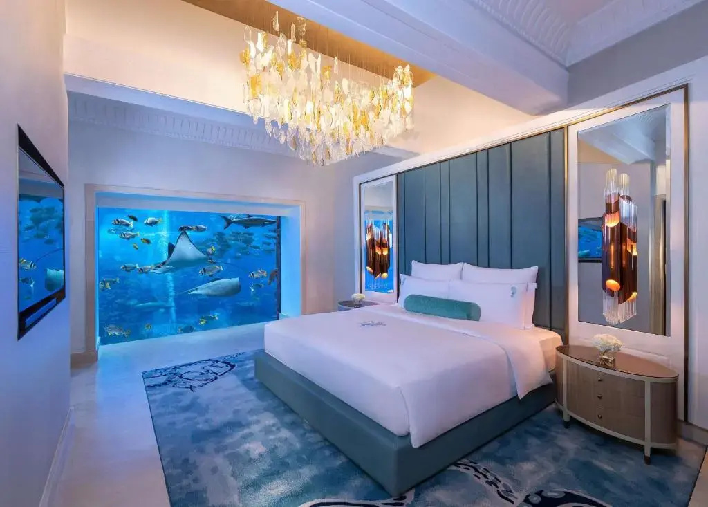 Underwater Double Suite (full double bed)