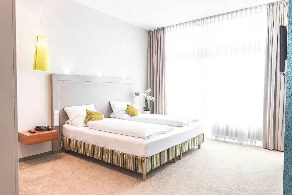 Double Suite (full double bed)