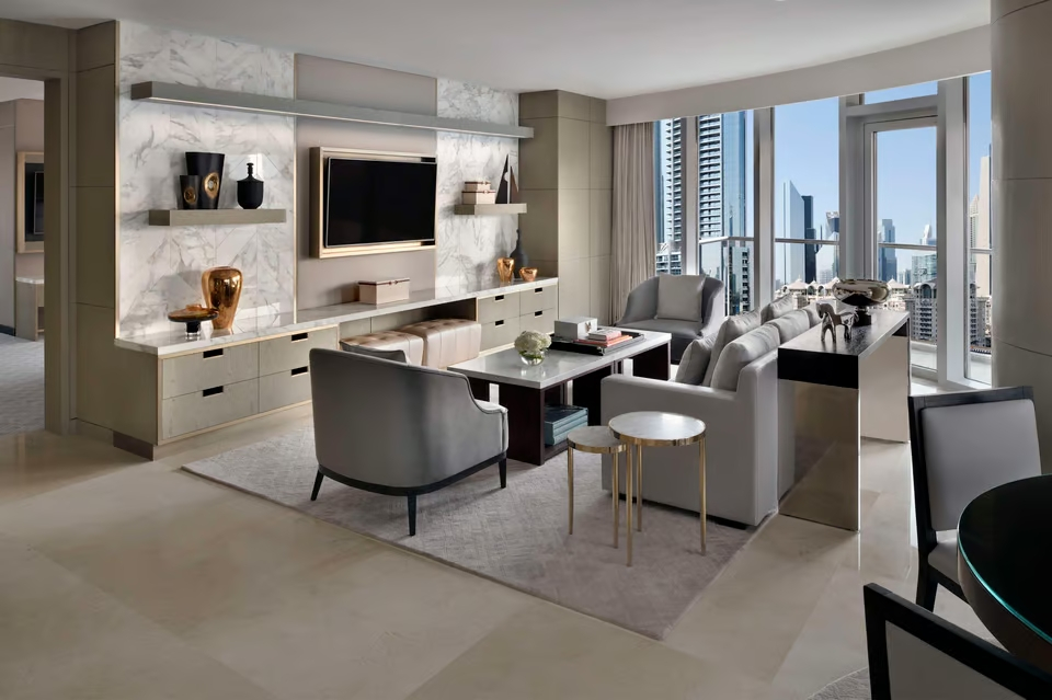 Люкс Tower с красивым видом из окна в Kempinski Central Avenue Dubai