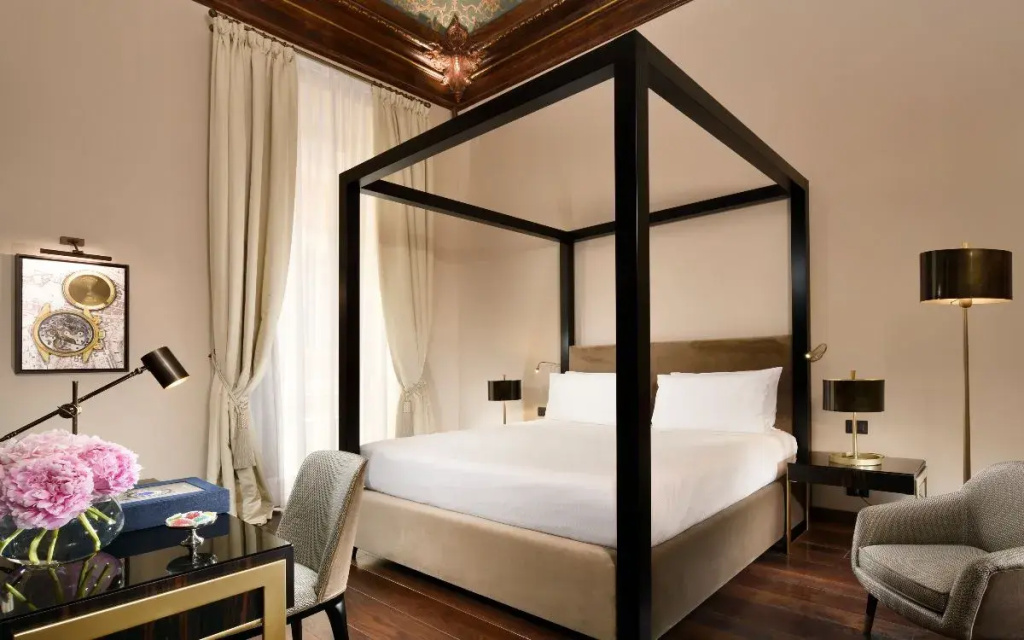 Pacelli Deluxe Double room (full double bed)