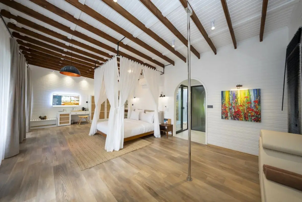 Secret Garden Double House (full double bed)
