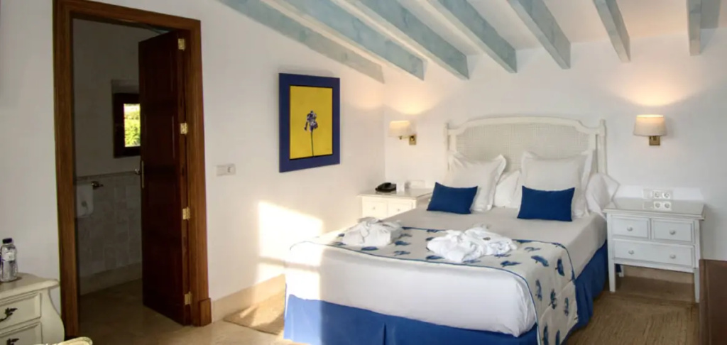Premium Double room (full double bed)