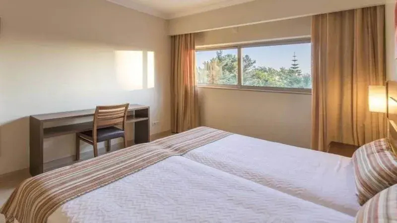 2 Bedrooms Apartment with garden view