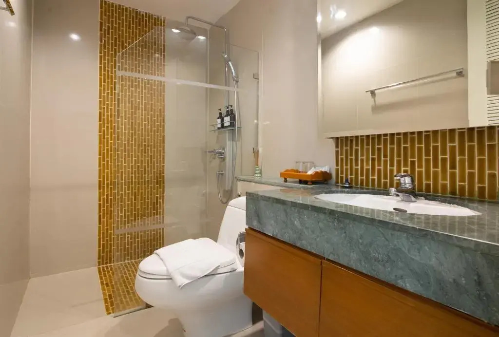 Люкс с 2 комнатами с видом на море в Royal Beach View Suites