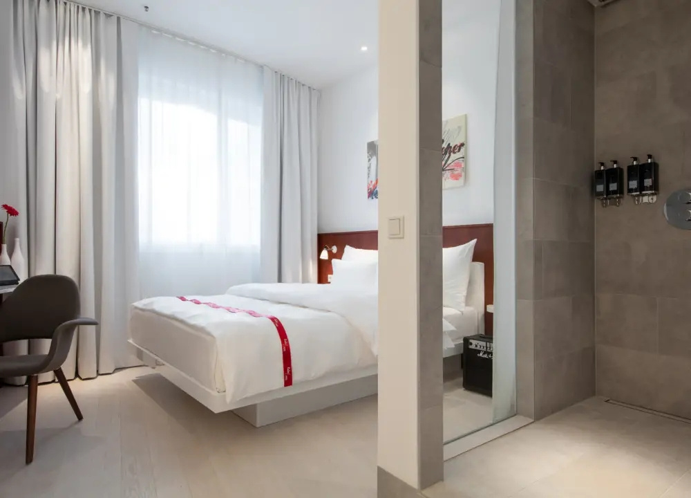 Nest Double room (full double bed)