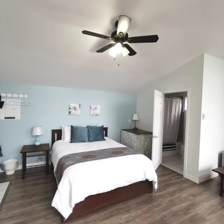 B Sunset Suite