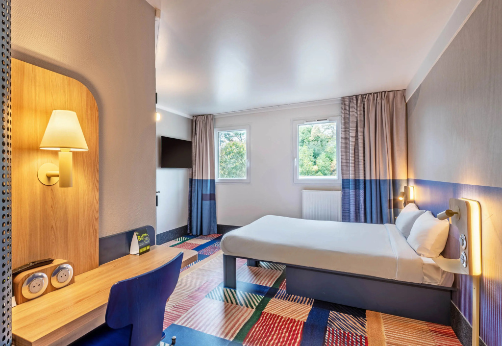 Double room (full double bed)