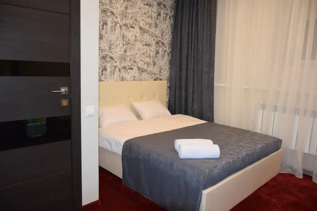 Double Suite (full double bed)