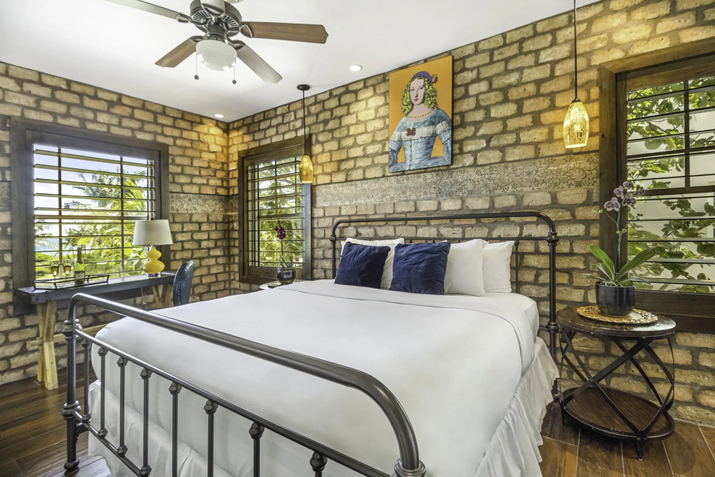 Deluxe Double room with ocean view (full double bed)