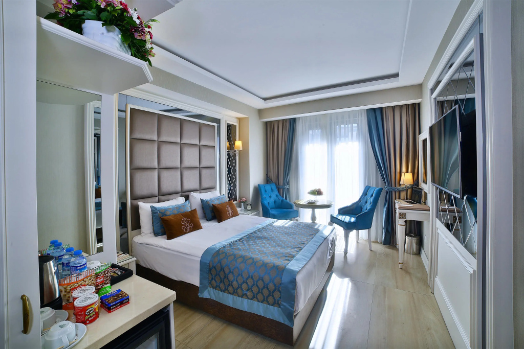 Double room with balcony (full double bed)