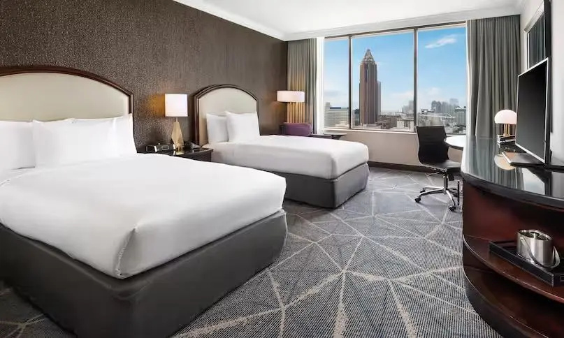 Double Guest room with skyline view (twin beds)