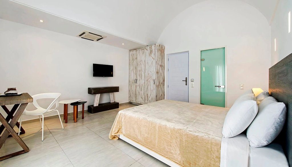 Superior Double room (full double bed)