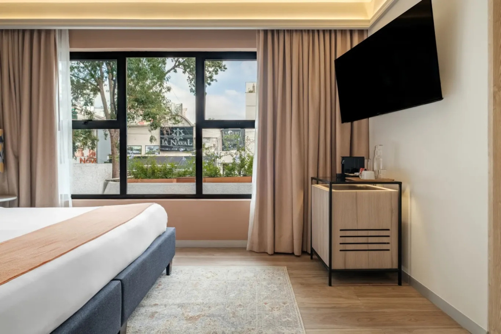 Superior Double Suite (full double bed)