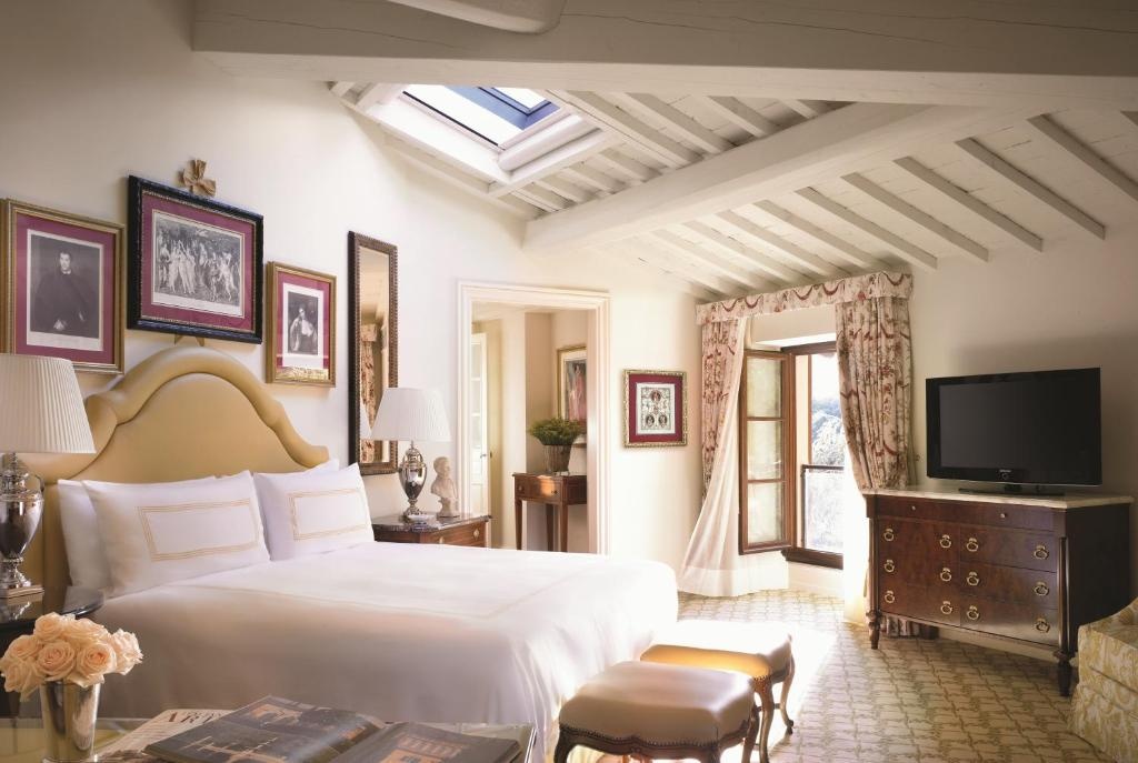 (1)Parlour Double Suite (full double bed) at Four Seasons Hotel Firenze in Florence