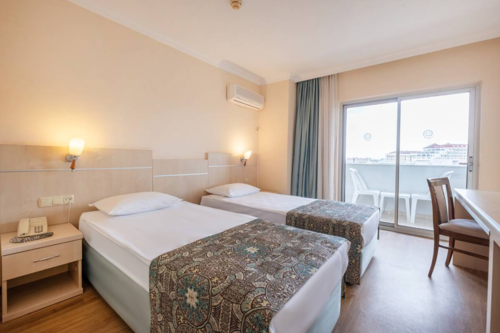 Standard Double room with sea view (full double bed)