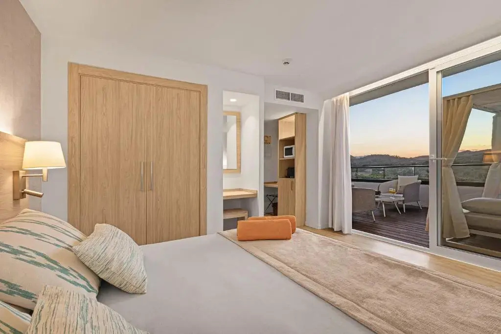 Royal Terrace Double room (full double bed)