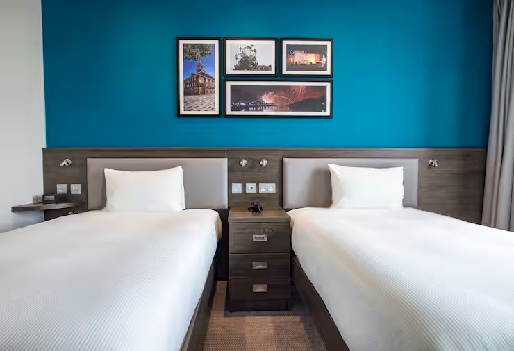 Hampton by Hilton Stockton on Tees Room Type - QUEEN ROOM