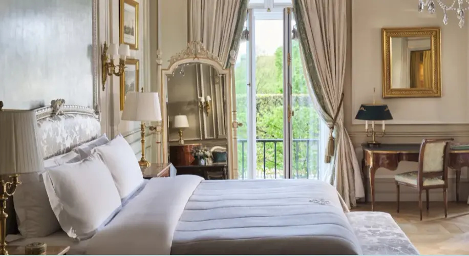 Presidential Tuileries Apartment with park view