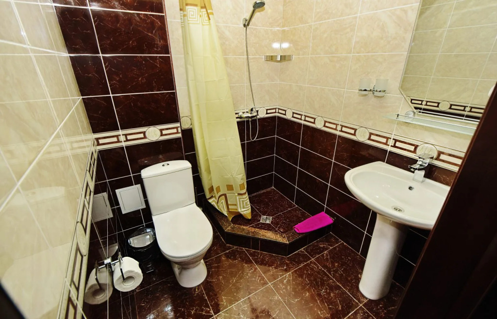 Четырёхместный номер Standard с балконом в AsTerias