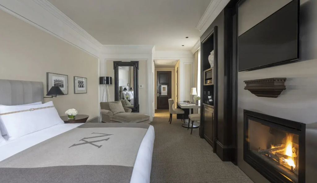 Contemporary Classic Double room (full double bed)