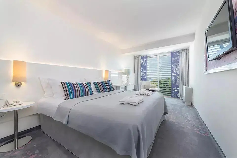 Double room with sea view (full double bed)