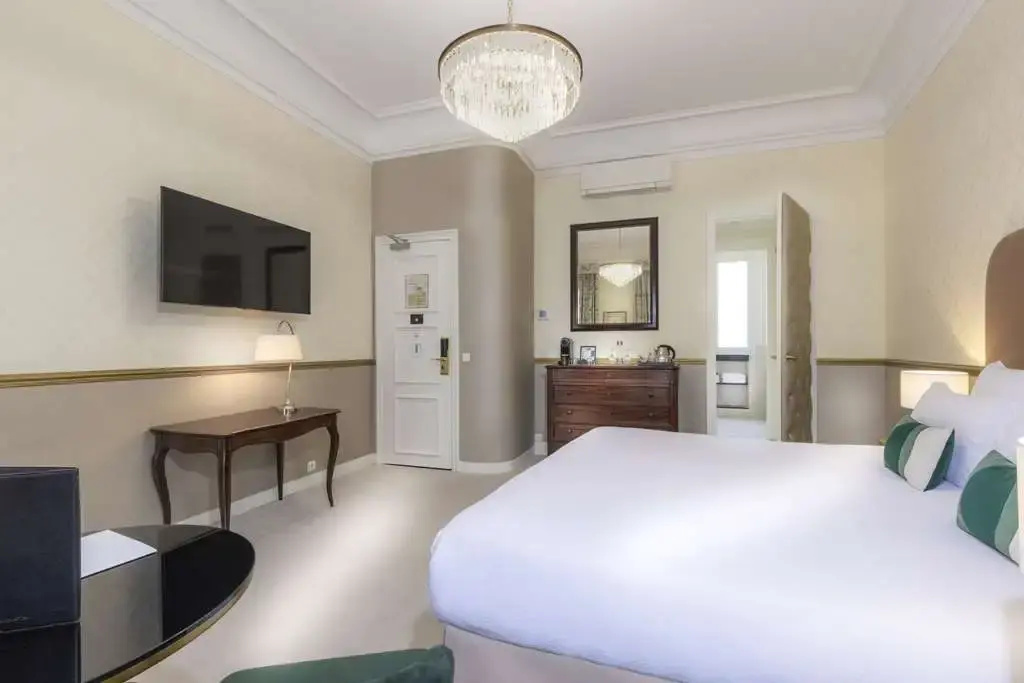 Double Junior Suite (full double bed)