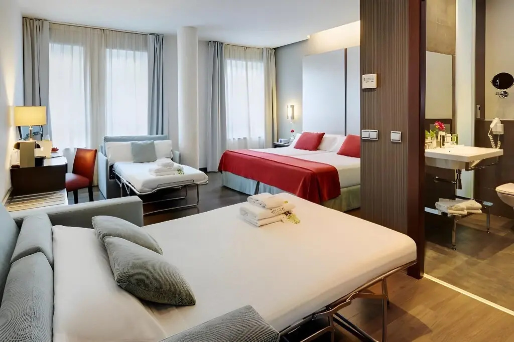 Double Junior Suite (full double bed)
