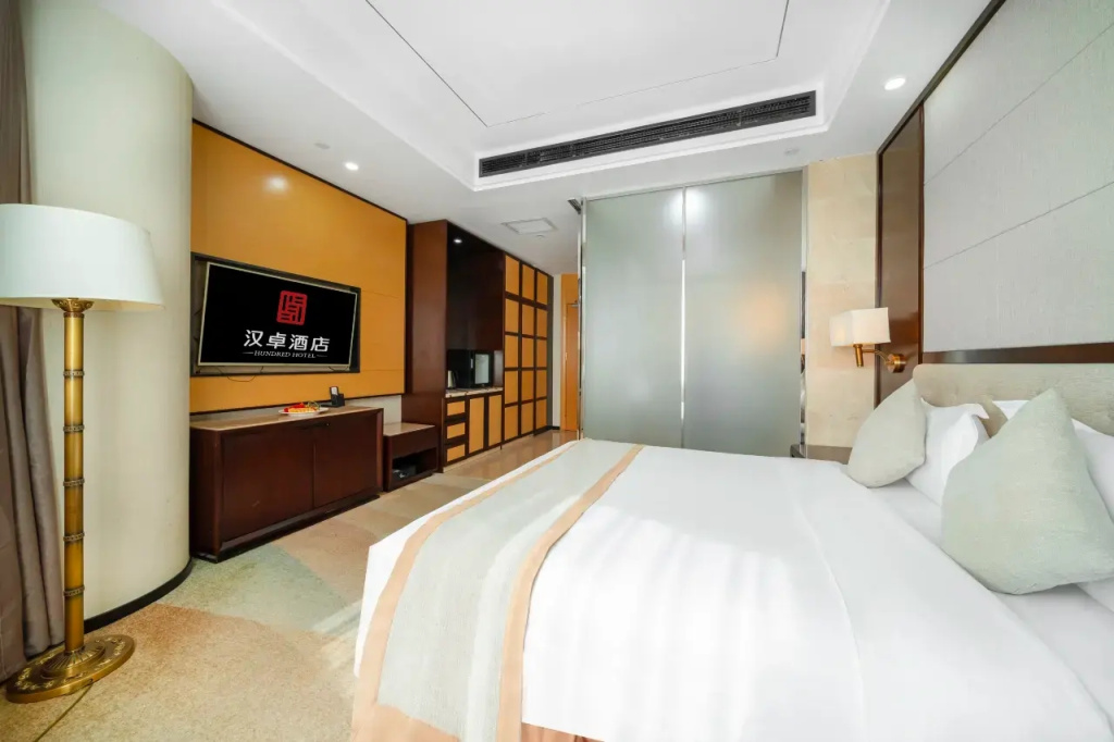Double room (full double bed)
