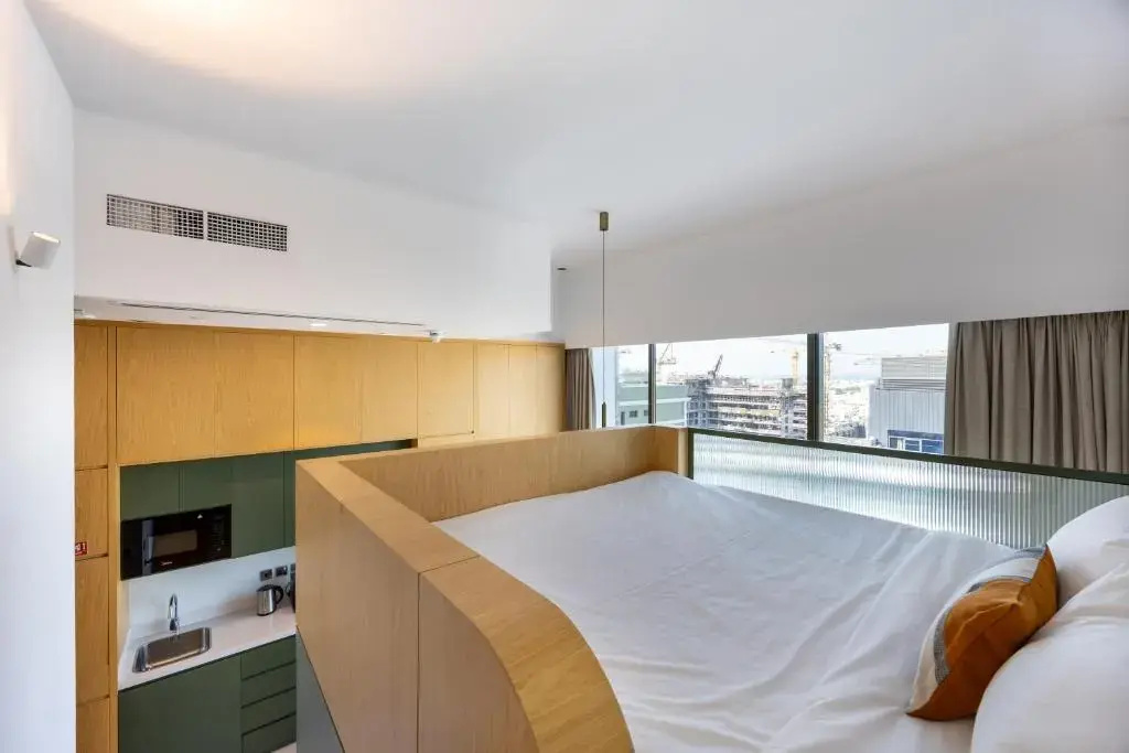 Deluxe Double Studio (full double bed)