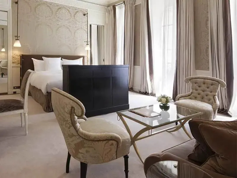 La Reserve Paris Hotel and Spa 64