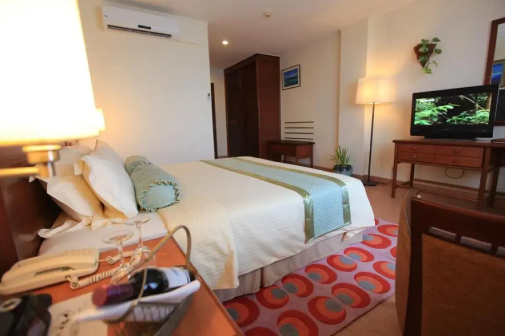 Hulhule Island Hotel - Chambres