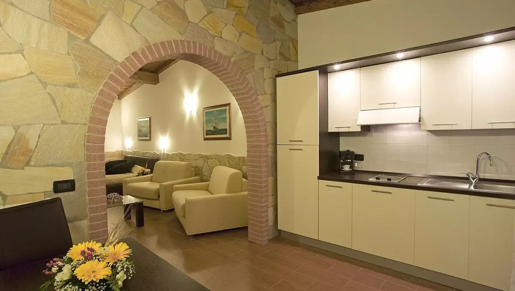 Sirena Double Suite (full double bed)