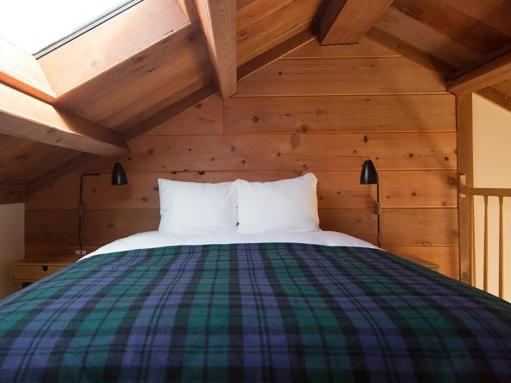Double room with forest view (full double bed)
