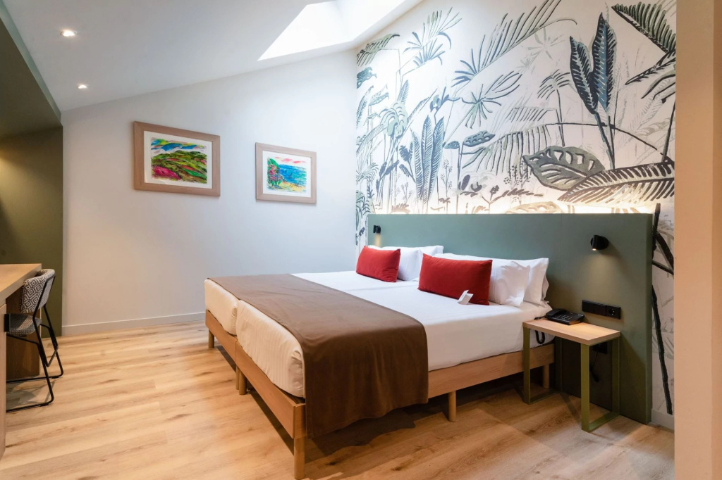 Double Attic room (twin beds)