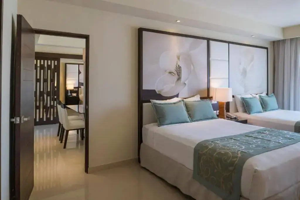 1 Bedroom Presidential Jacuzzi Diamond Club Swim Out Double Luxury Suite (full double bed)