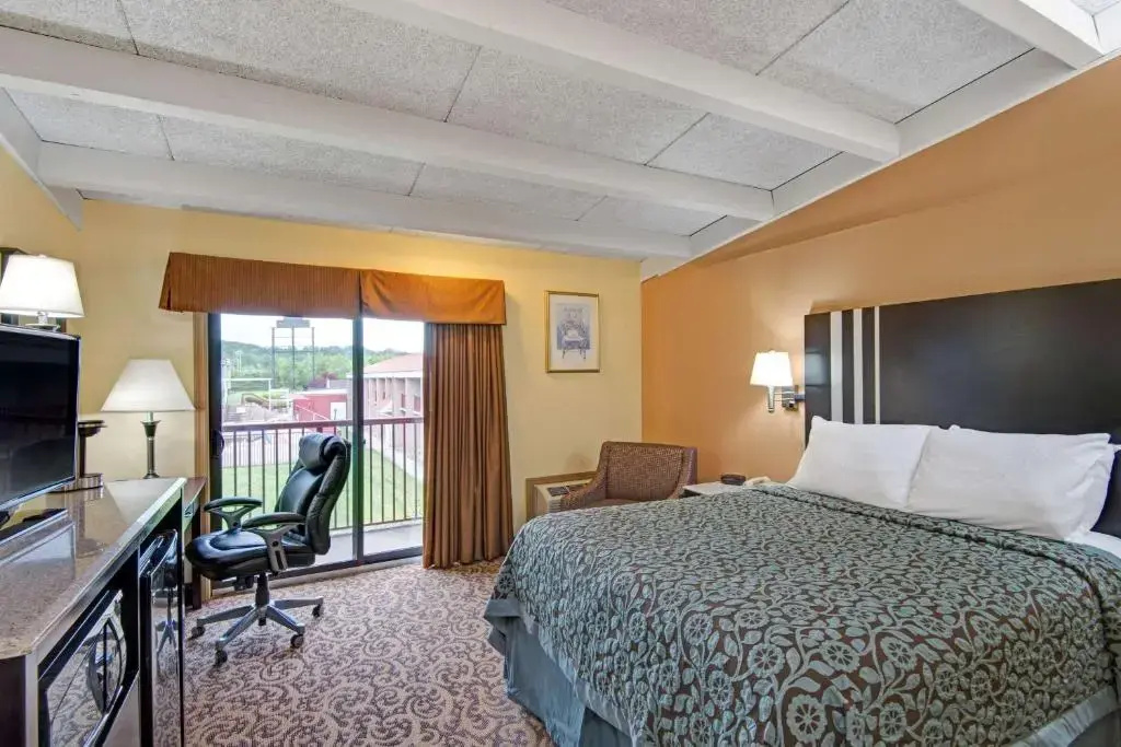 Deluxe Double room (full double bed)