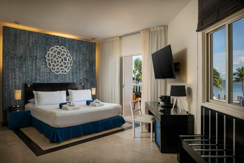 Privilege Maya Deluxe Double room with balcony and with ocean view (full double bed)