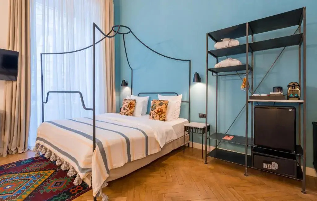 Luxury Double Suite with balcony (full double bed)