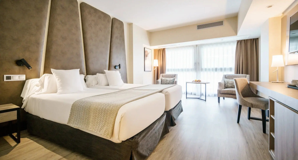 Ilunion Malaga Hotel - Chambres