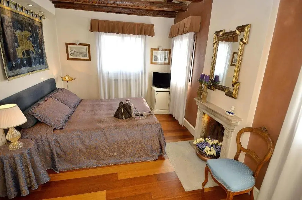 Superior Double room (full double bed)
