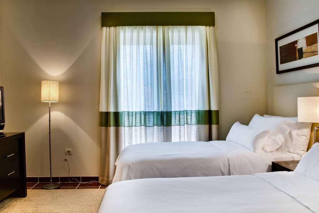 2 Bedrooms Townhouse