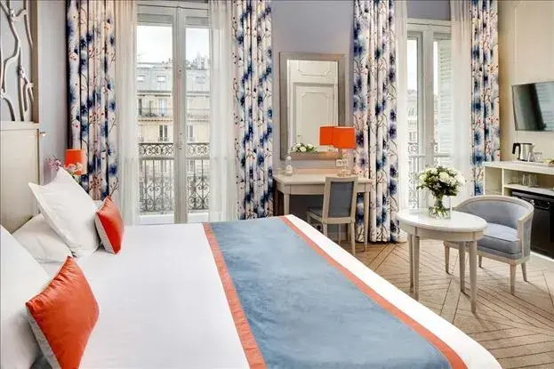 Superior Double room with balcony (full double bed)