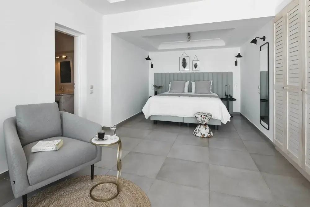 Petit Double Suite (full double bed)