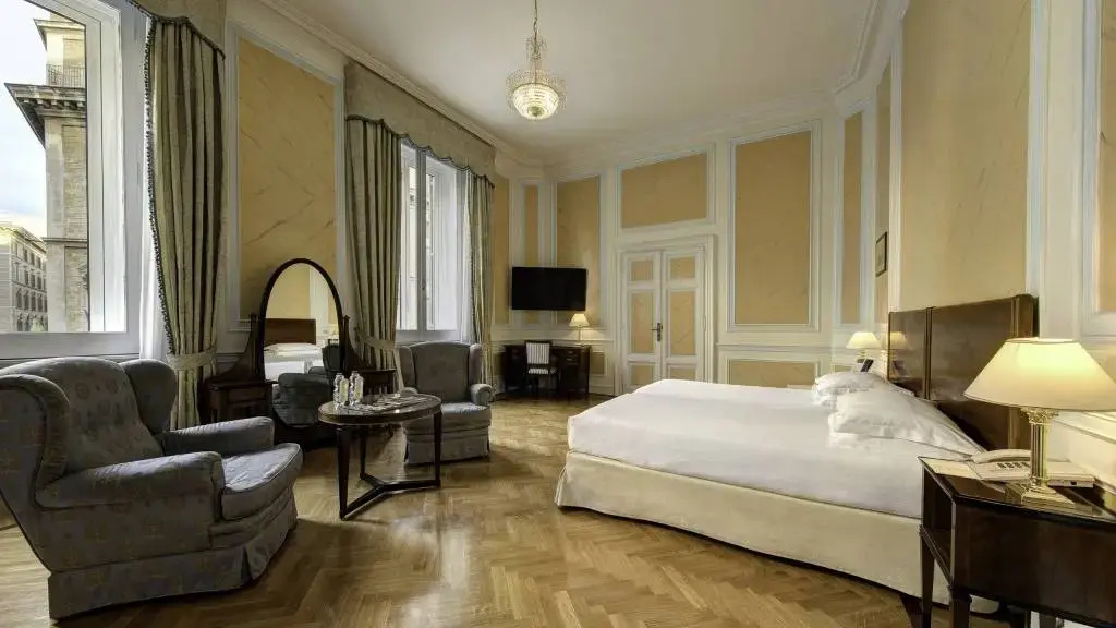 Double Junior Suite (full double bed)