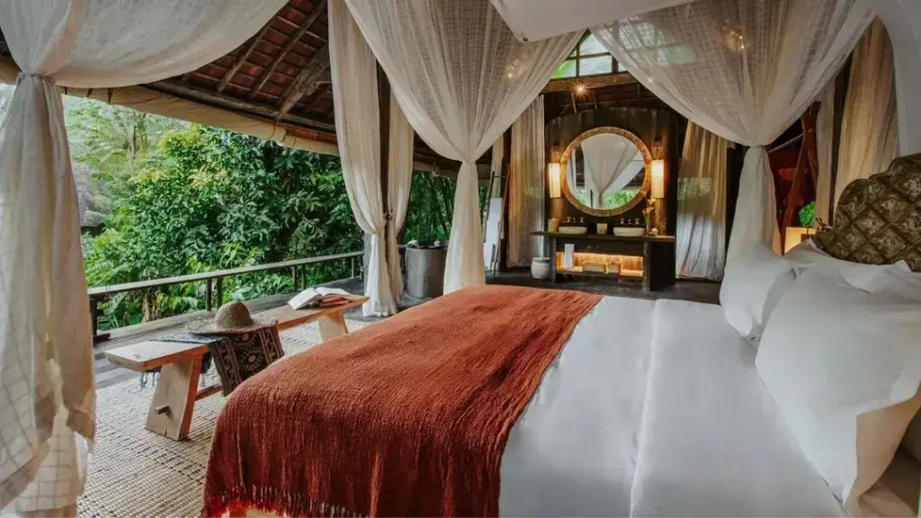 Buahan, A Banyan Tree Escape