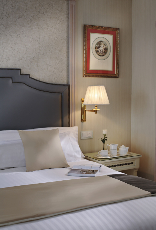 Deluxe Double room (full double bed)