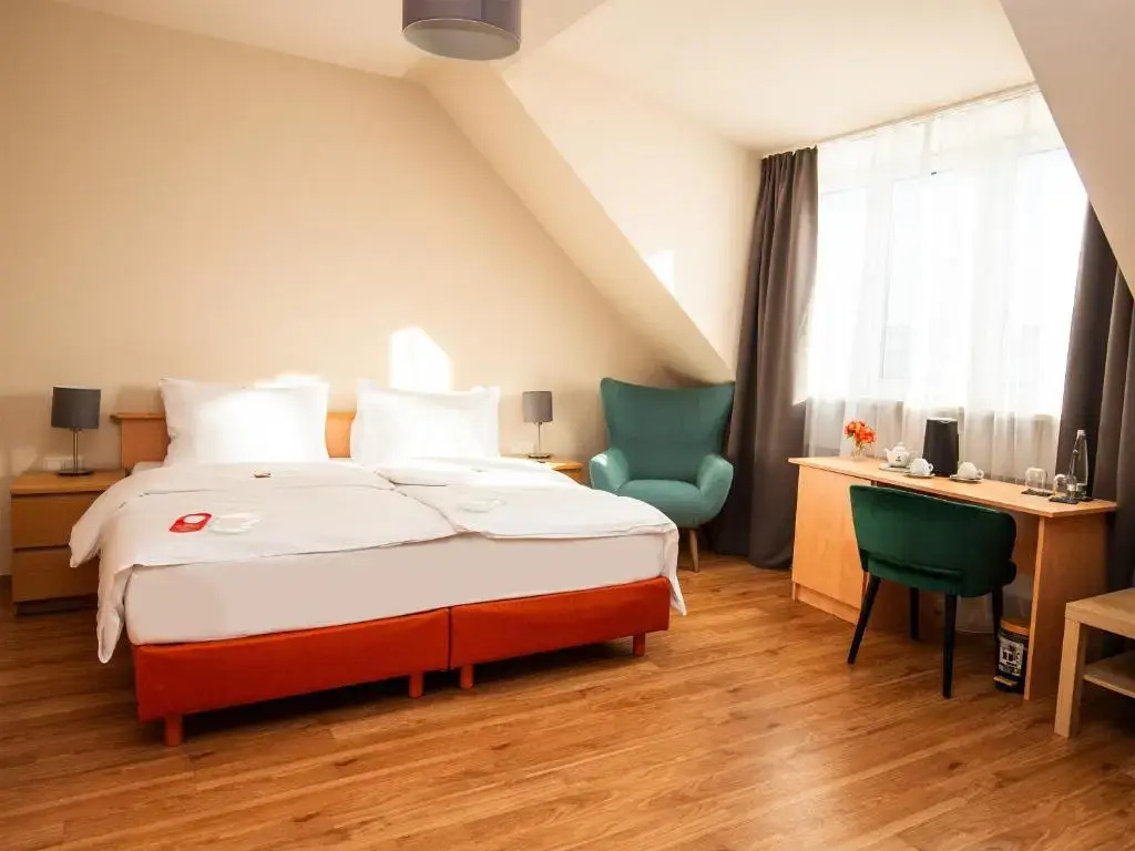 Double Junior Suite (full double bed)