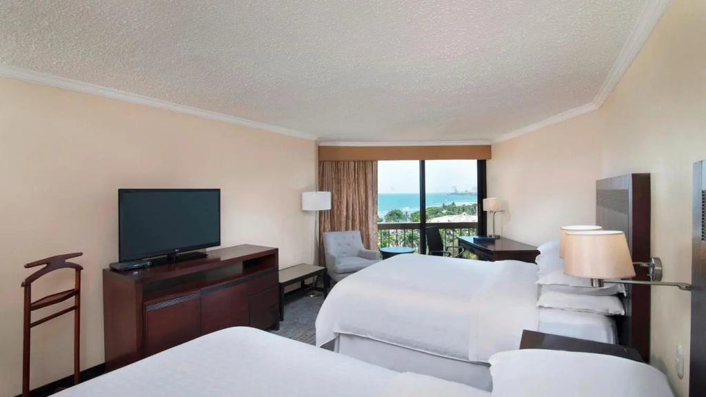 Larger Quadruple room with ocean view