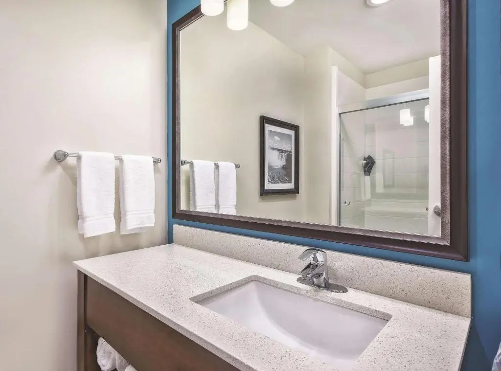 La Quinta Inn & Suites by Wyndham Niagara Falls - Chambres