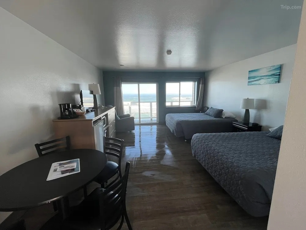 Standard Quadruple room with ocean view